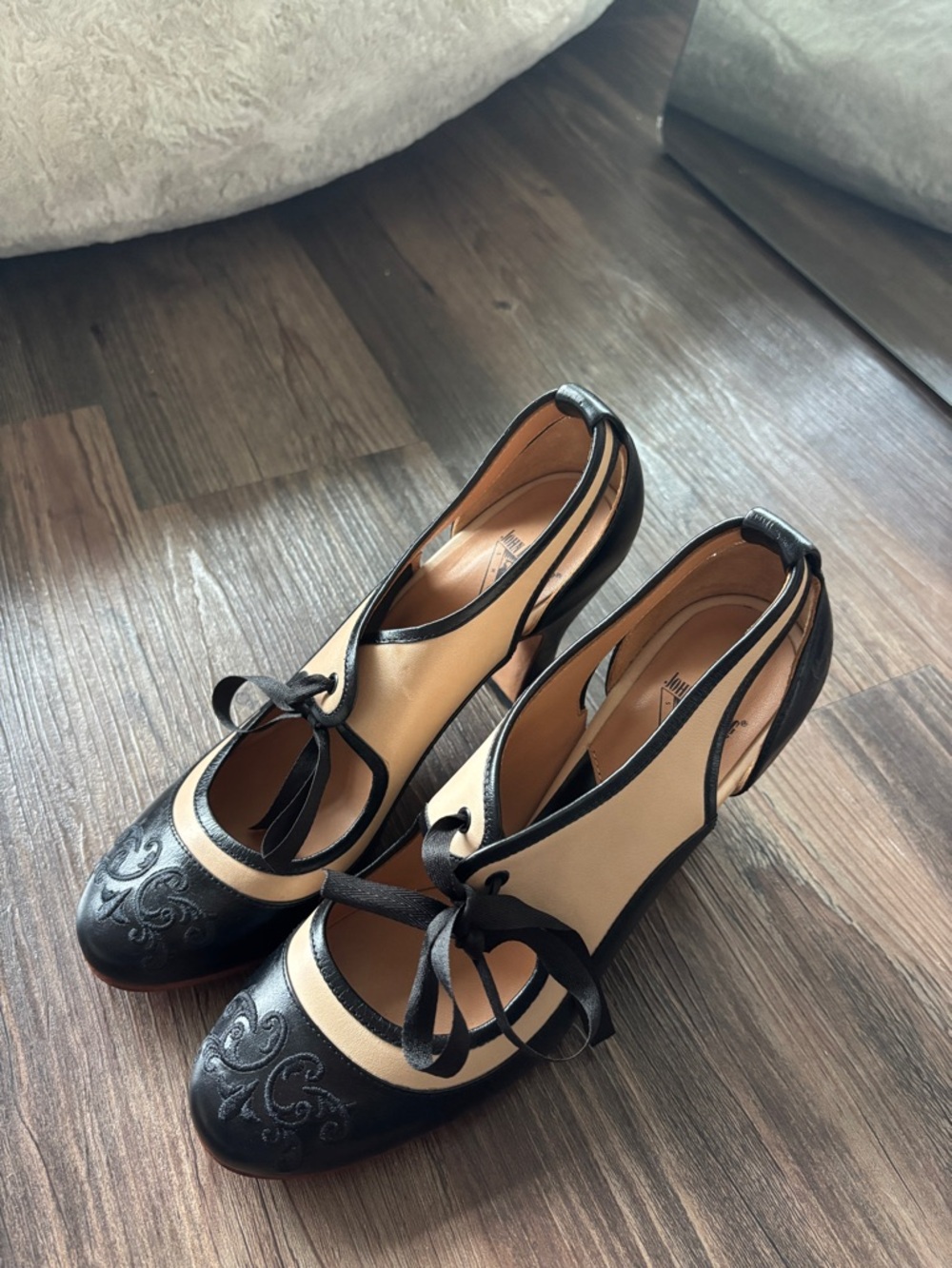 John Fluevog Black and Cream T‑Strap Mary Jane Heels with Bow - Picture 2 of 6